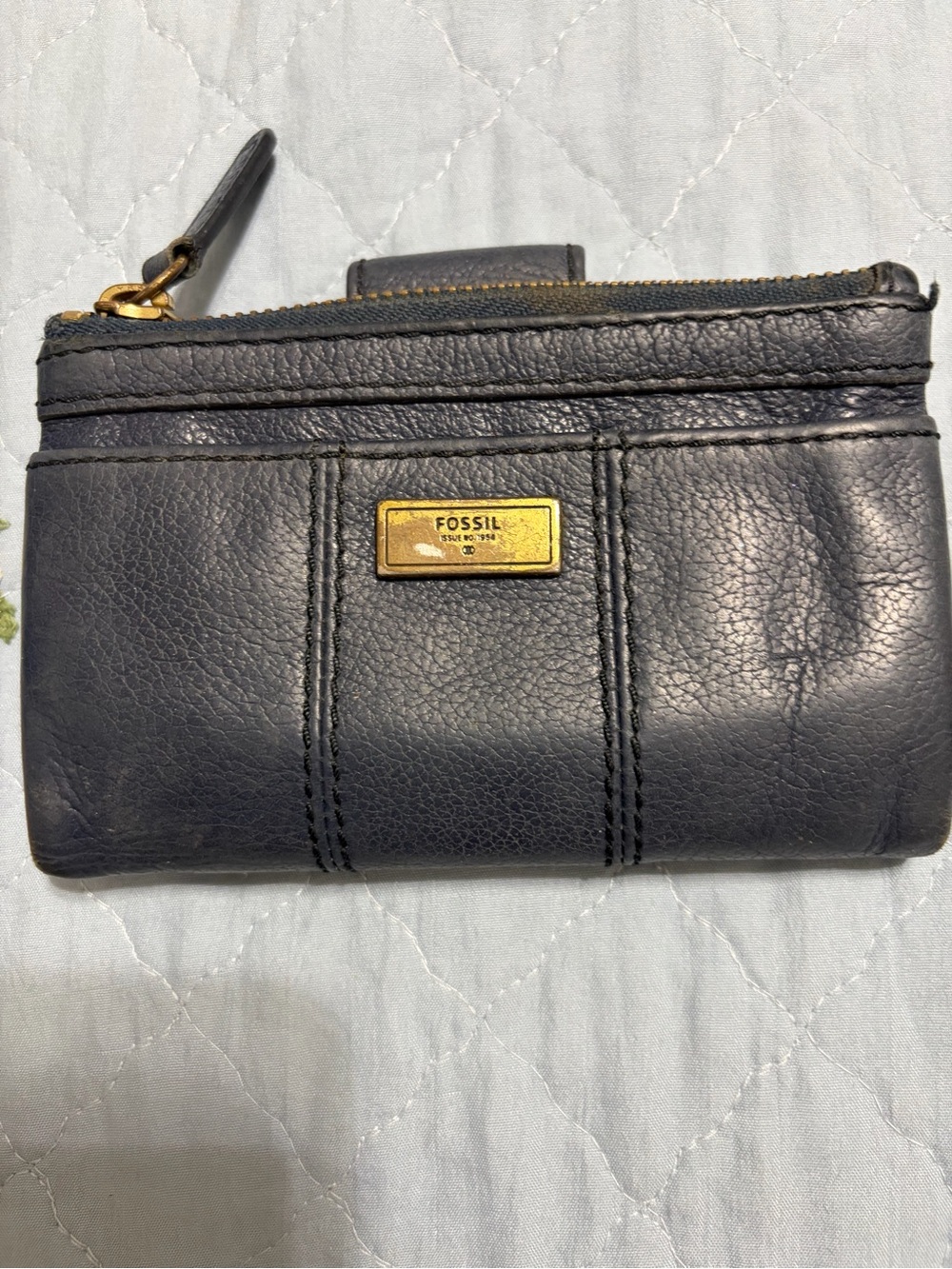 Fossil Ella Multifunction Bi-Fold PreOwned Wallet Navy 5.5” x 3.5”
